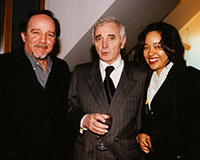 The artist and his wife Suyu with French singer-songwriter Charles Aznavour, considered “the ambassador of French song,” and Gabriel Tortella, founder of the Swiss magazine Tribune des Arts, during his solo exhibition at the Charlotte Moser Gallery.